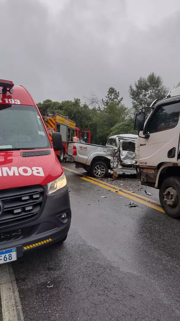 Acidente de Trânsito na BR 280 Envolve Colisão entre Caminhões e Camionete em Rio da Areia